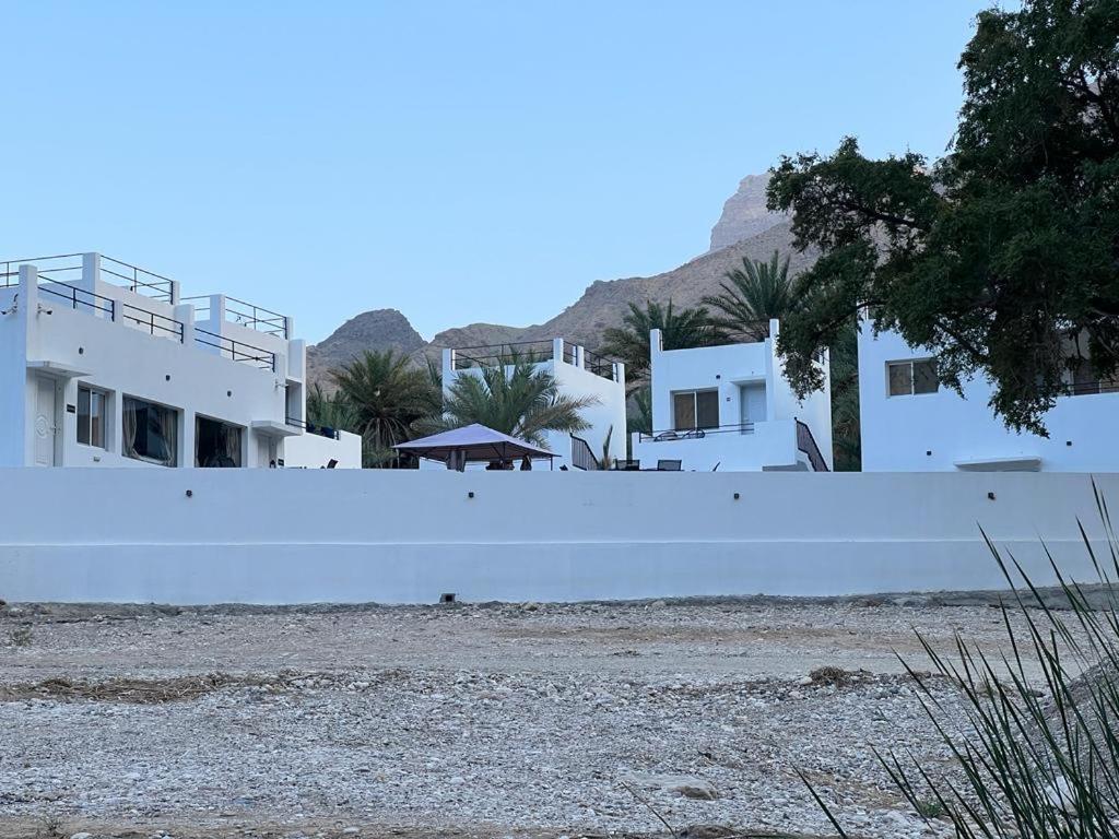 Wadi Al Arbeieen * Firq