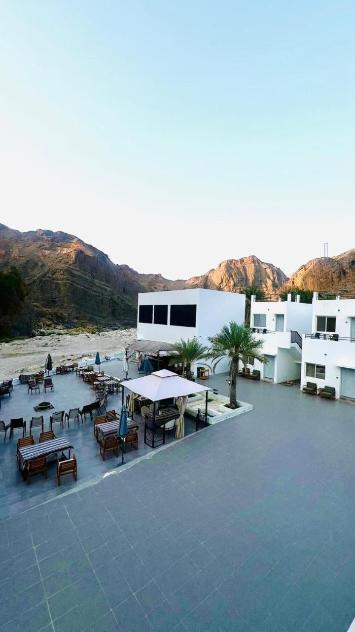 Wadi Al Arbeieen * Firq